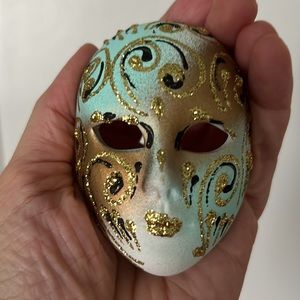 SMALL ITALIAN MASK 😷 🇮🇹